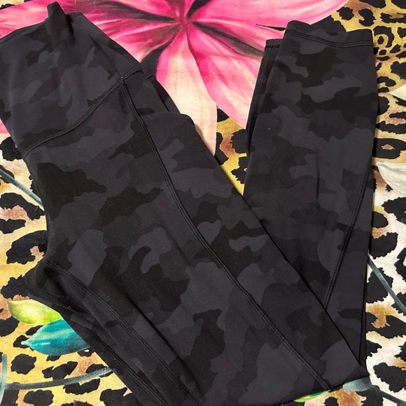 lululemon athletica Pants - Lululemon Align 25” with pockets in black camo size 4
